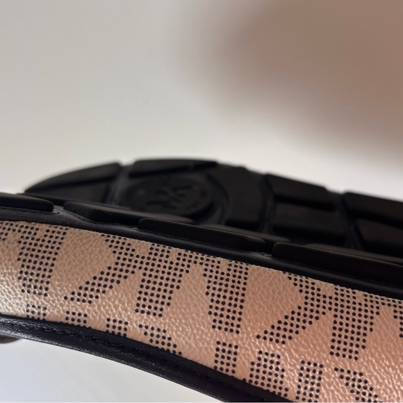 Michael Kors - Picture 5 of 9